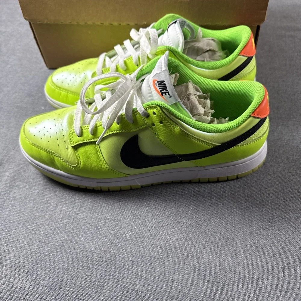 Nike Dunk Low SE Volt Black/Total Orange‎ Glow Men's Size 11.5 FJ4610-702
